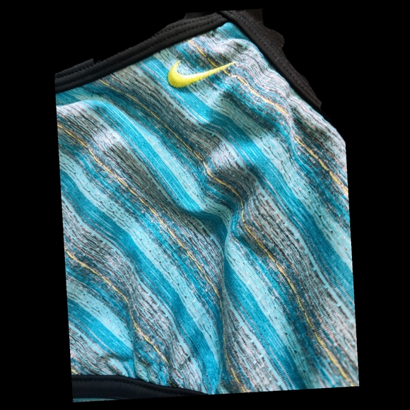 Nike swim or work out top Summer Sale 🌼 - Picture 3 of 5
